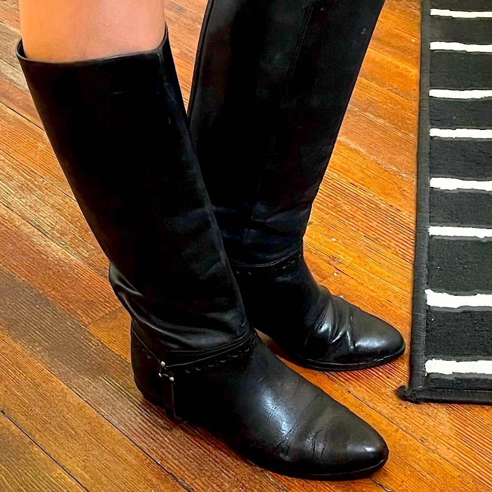 Below the knee pull on vintage leather boots, size 5